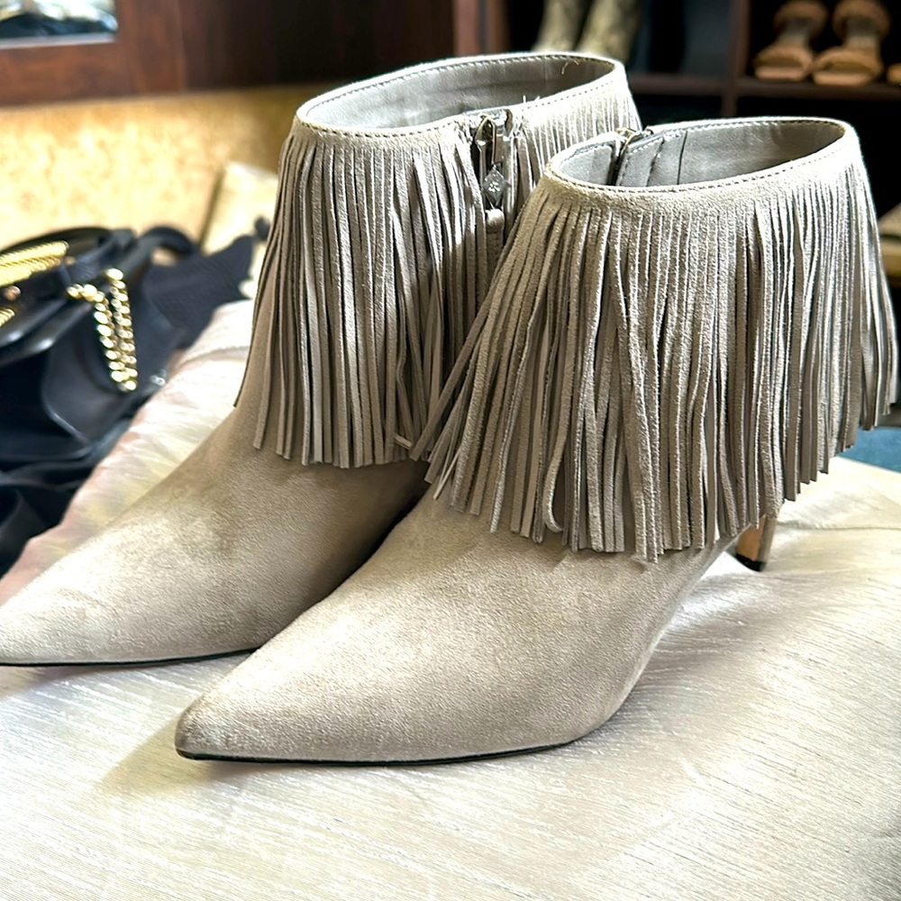 Sam Edelman Bohemian, Southwestern, festival, retro, cowgirl, or "mob wife trend